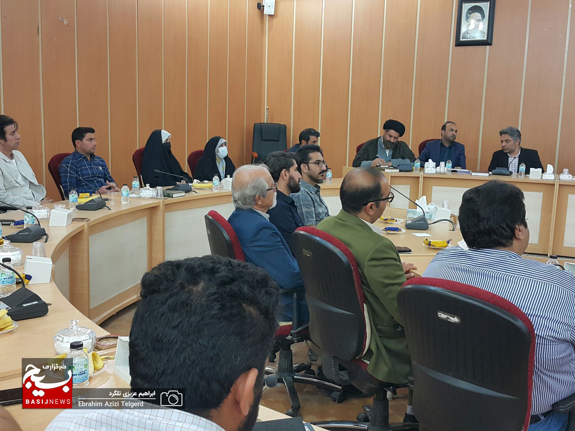 نشست صمیمی هنرمندان با استاندار کهگیلویه و بویراحمد