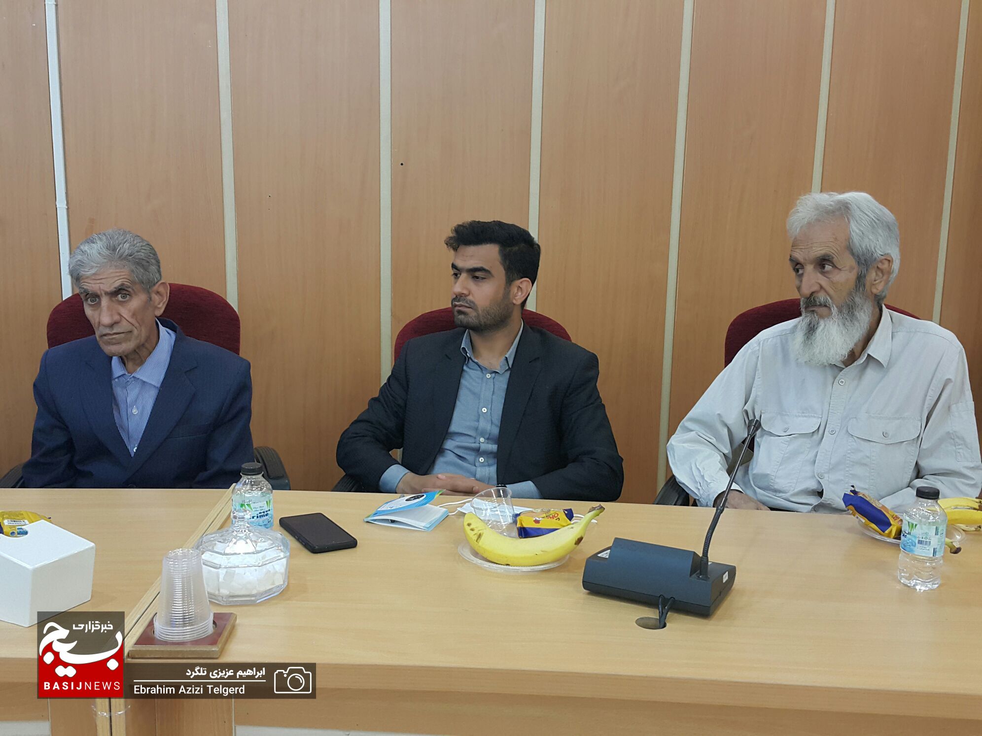 نشست صمیمی هنرمندان با استاندار کهگیلویه و بویراحمد