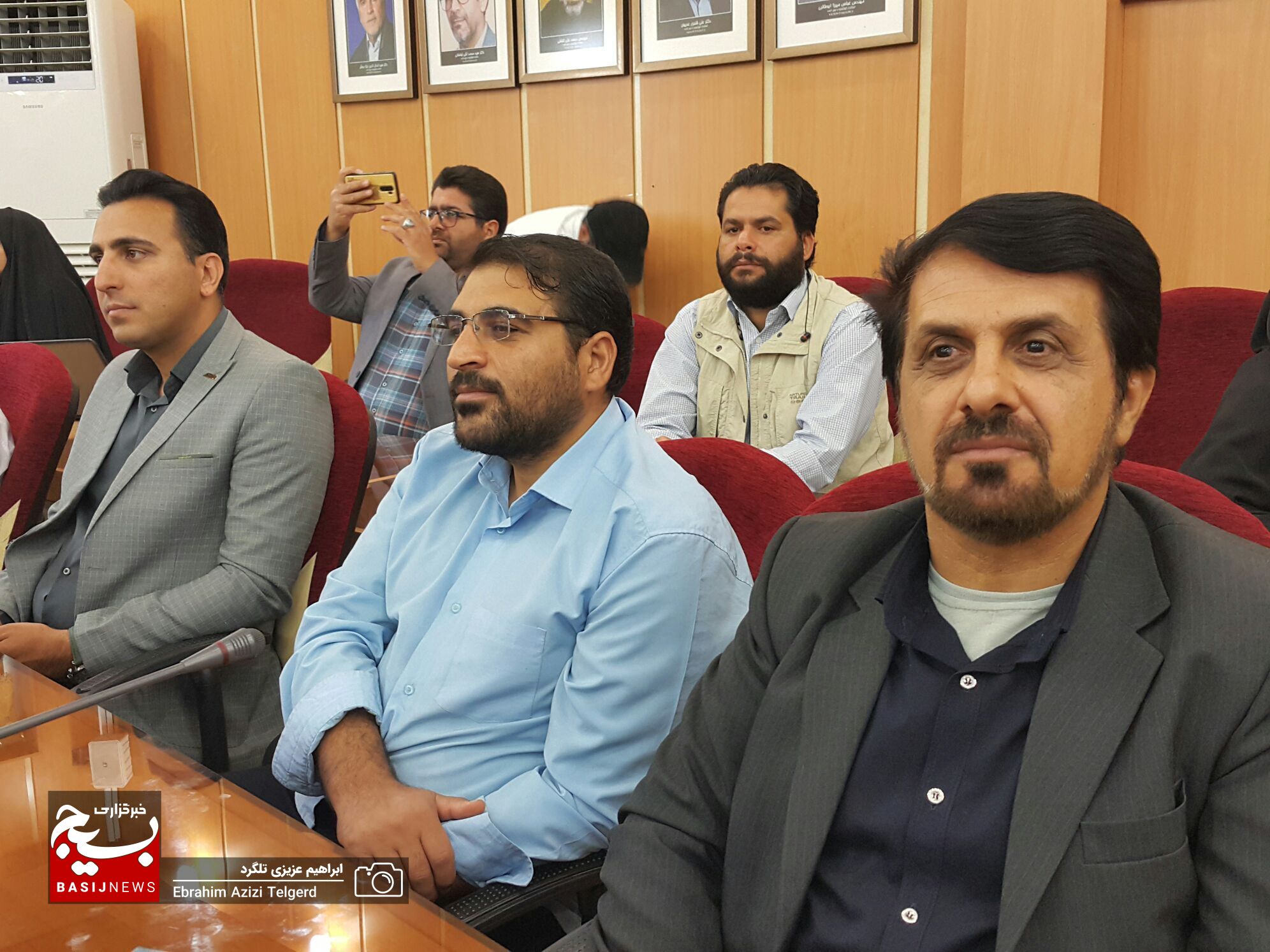 نشست صمیمی هنرمندان با استاندار کهگیلویه و بویراحمد