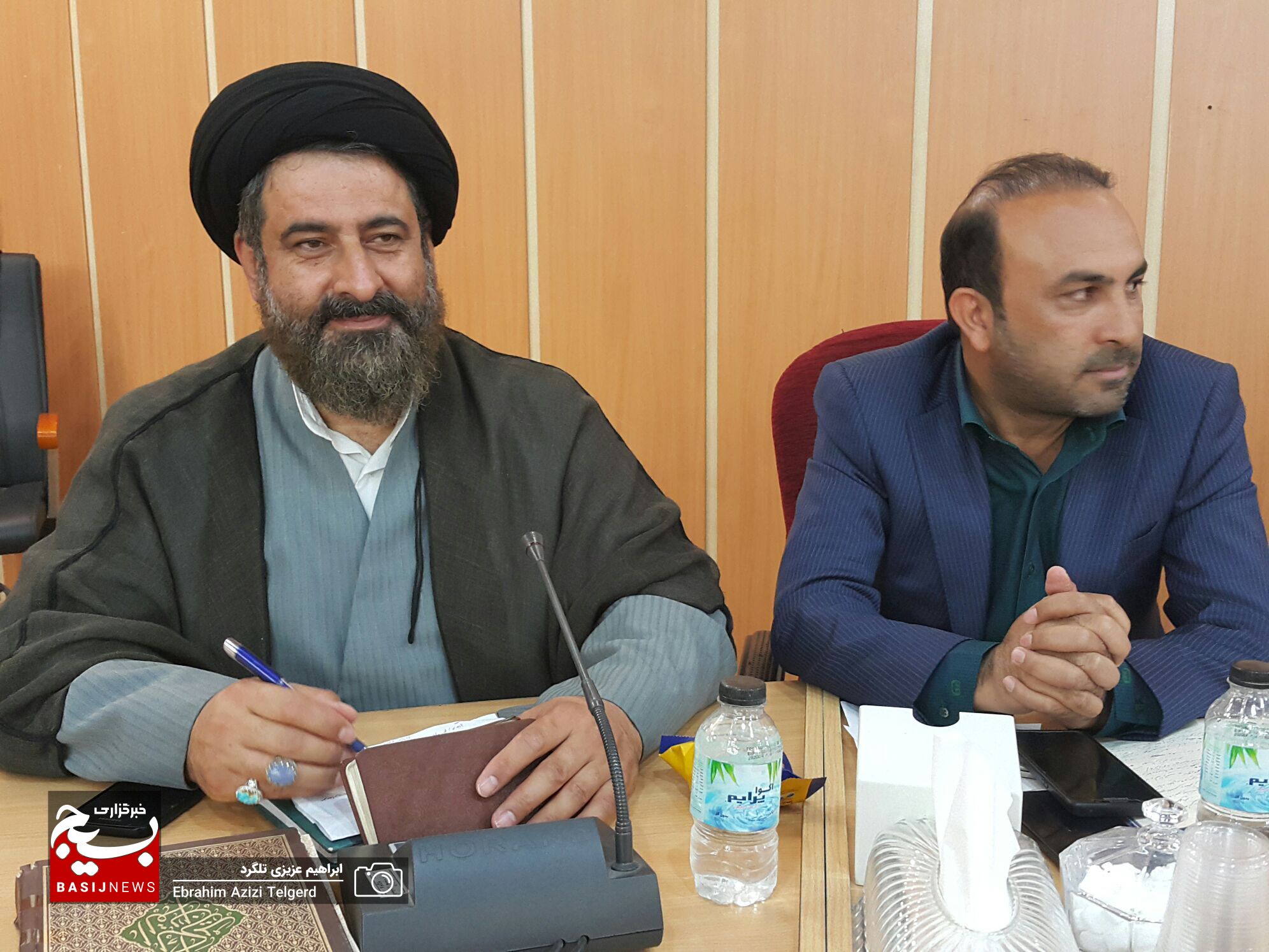 نشست صمیمی هنرمندان با استاندار کهگیلویه و بویراحمد