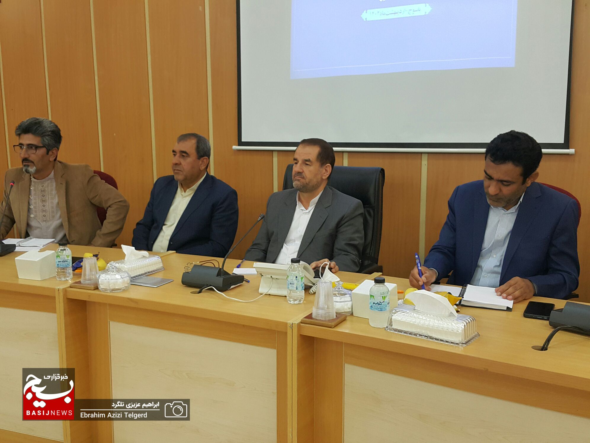نشست صمیمی هنرمندان با استاندار کهگیلویه و بویراحمد