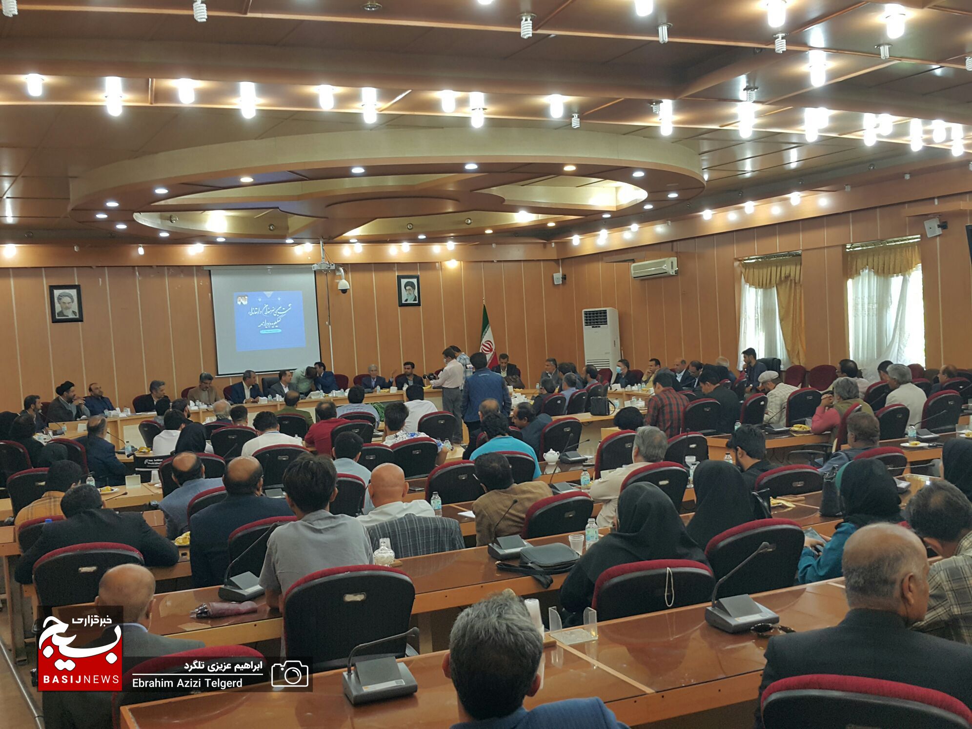 نشست صمیمی هنرمندان با استاندار کهگیلویه و بویراحمد