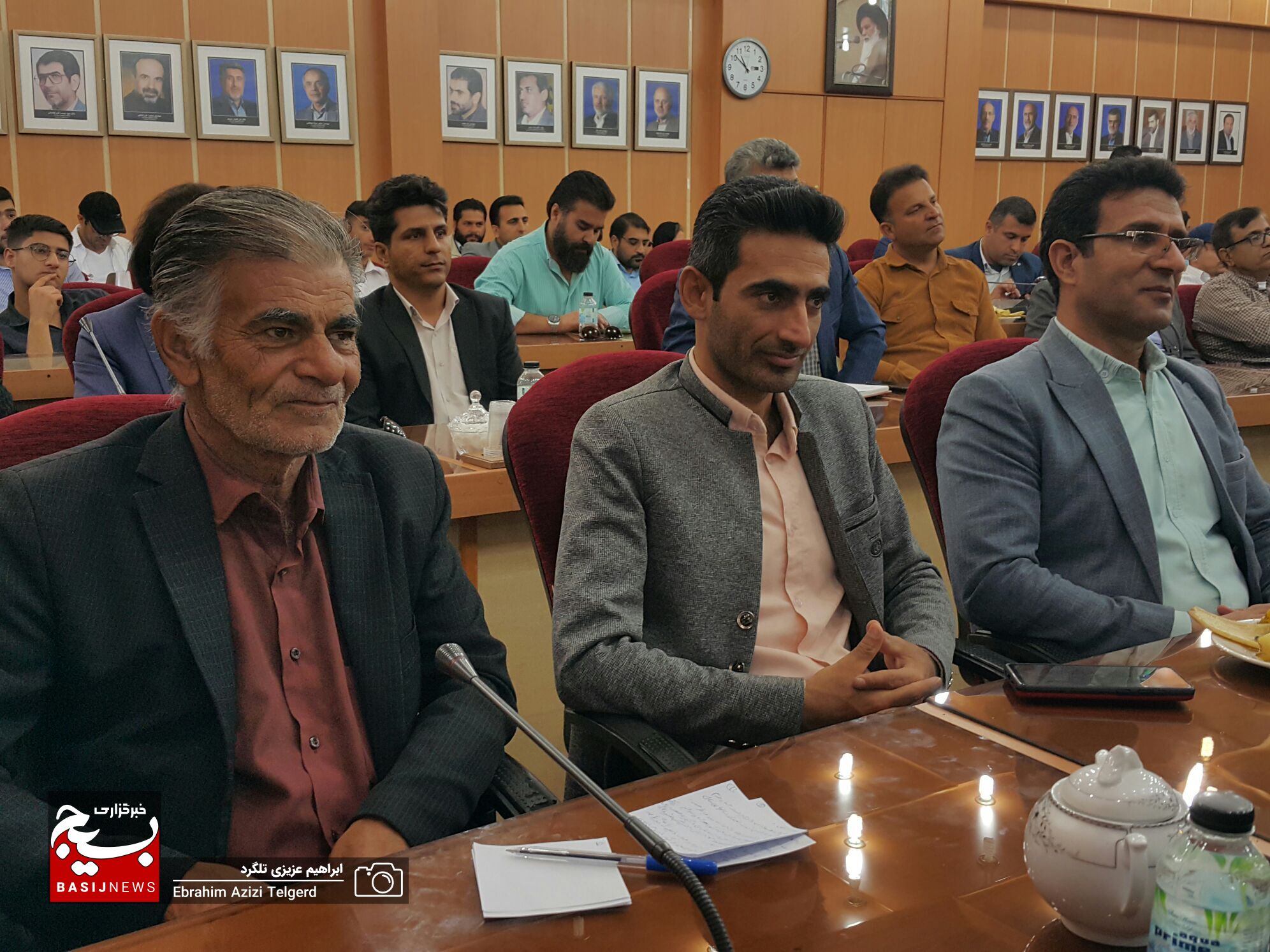 نشست صمیمی هنرمندان با استاندار کهگیلویه و بویراحمد