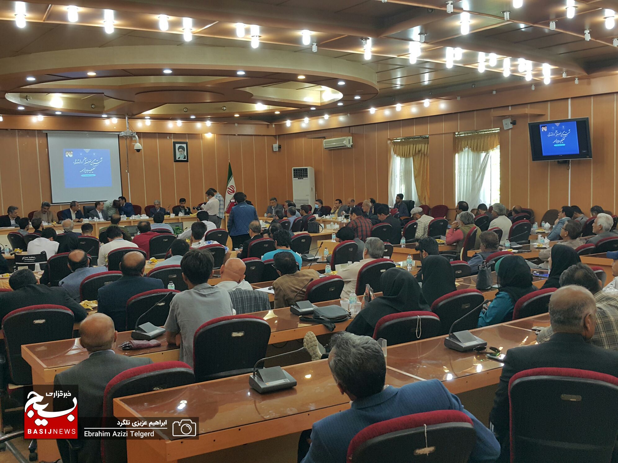 نشست صمیمی هنرمندان با استاندار کهگیلویه و بویراحمد