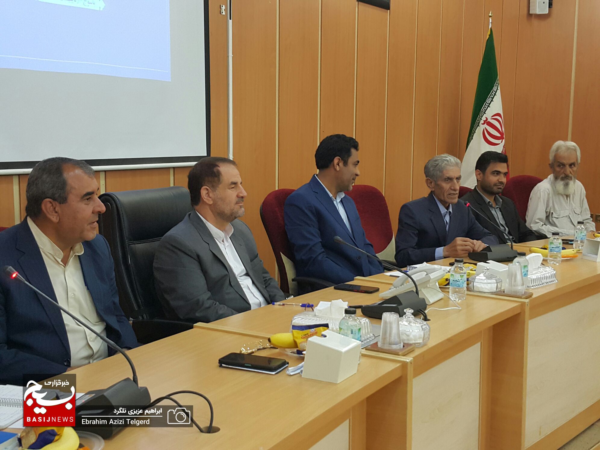 نشست صمیمی هنرمندان با استاندار کهگیلویه و بویراحمد