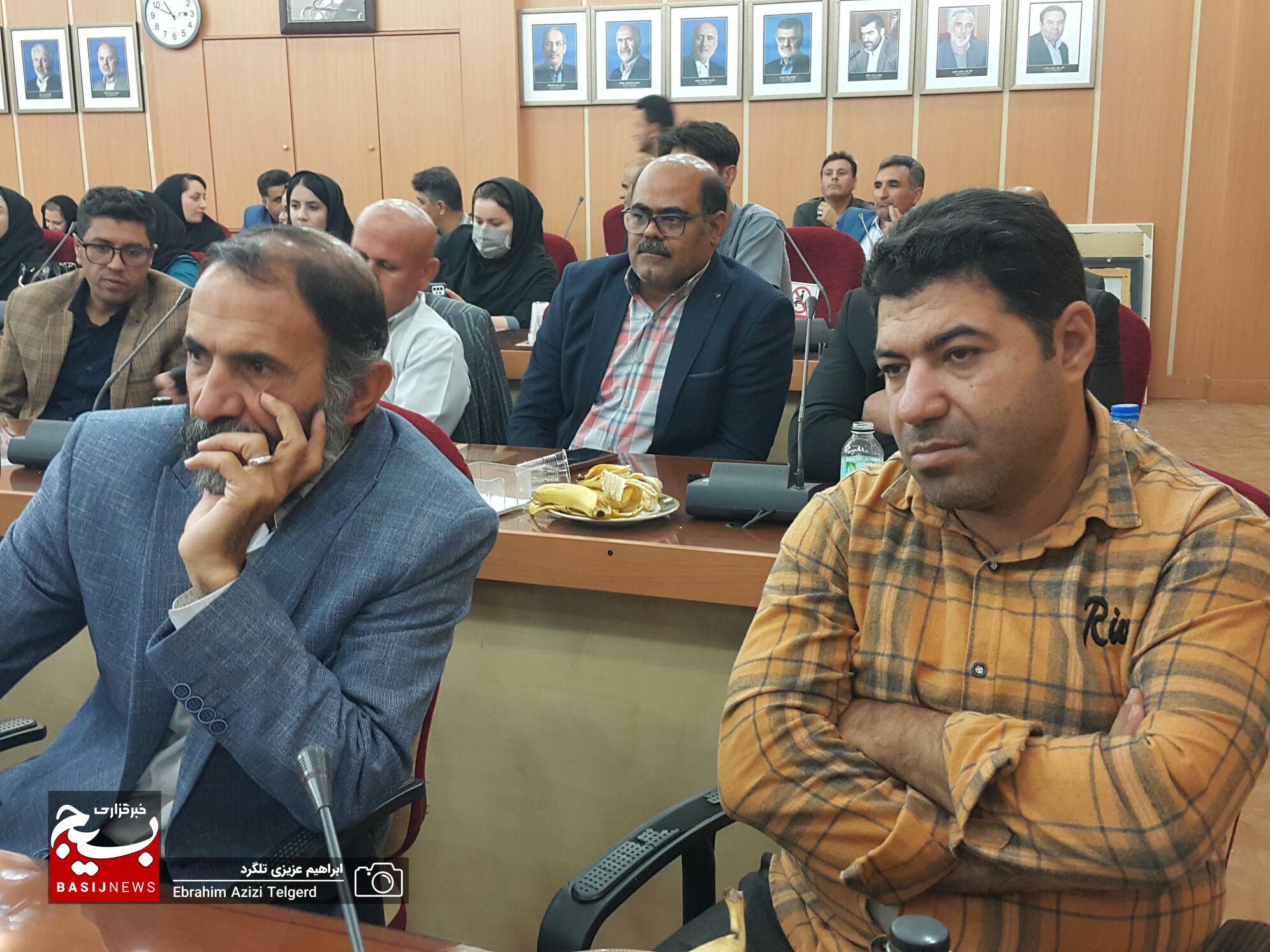 نشست صمیمی هنرمندان با استاندار کهگیلویه و بویراحمد
