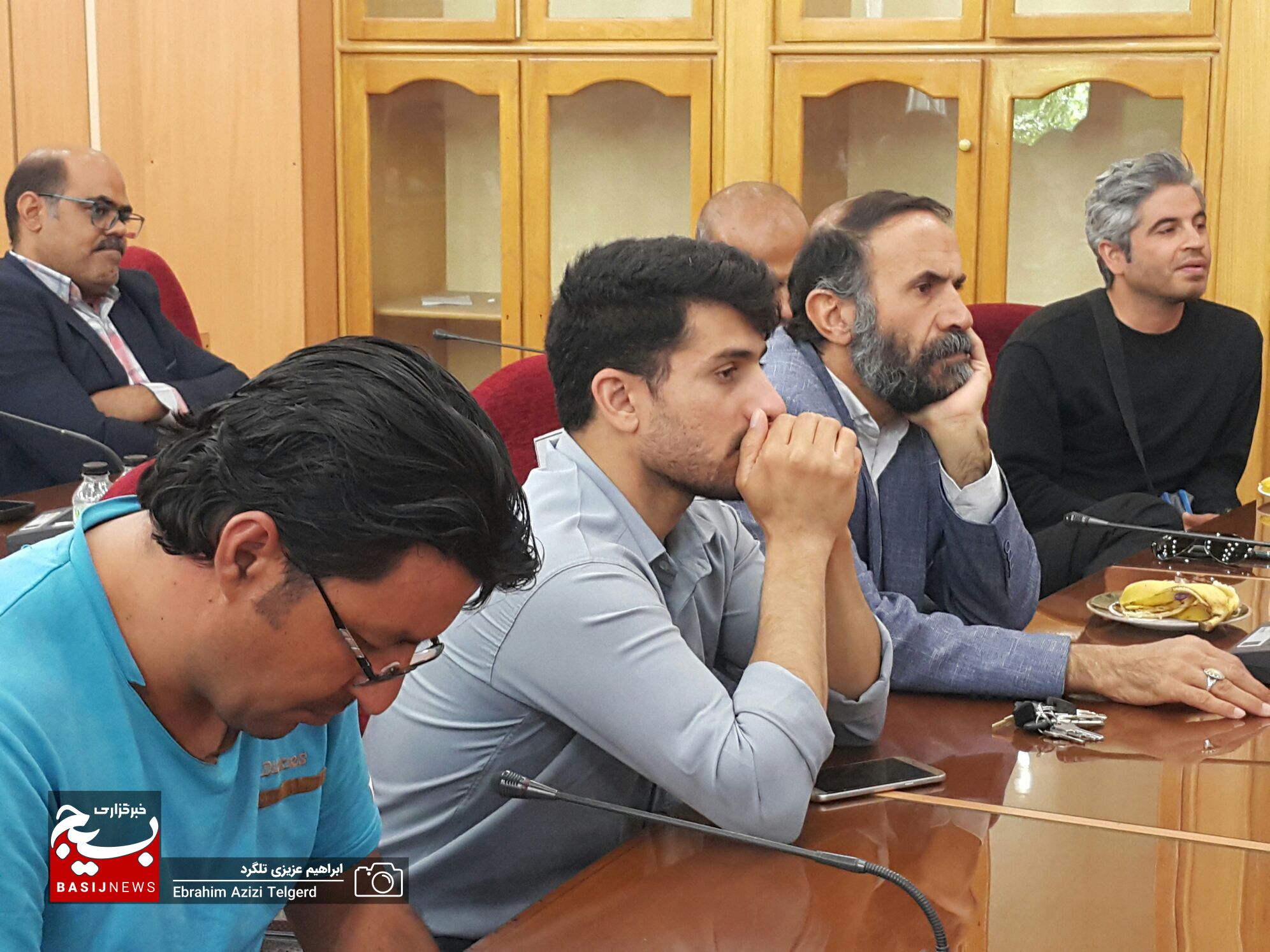 نشست صمیمی هنرمندان با استاندار کهگیلویه و بویراحمد