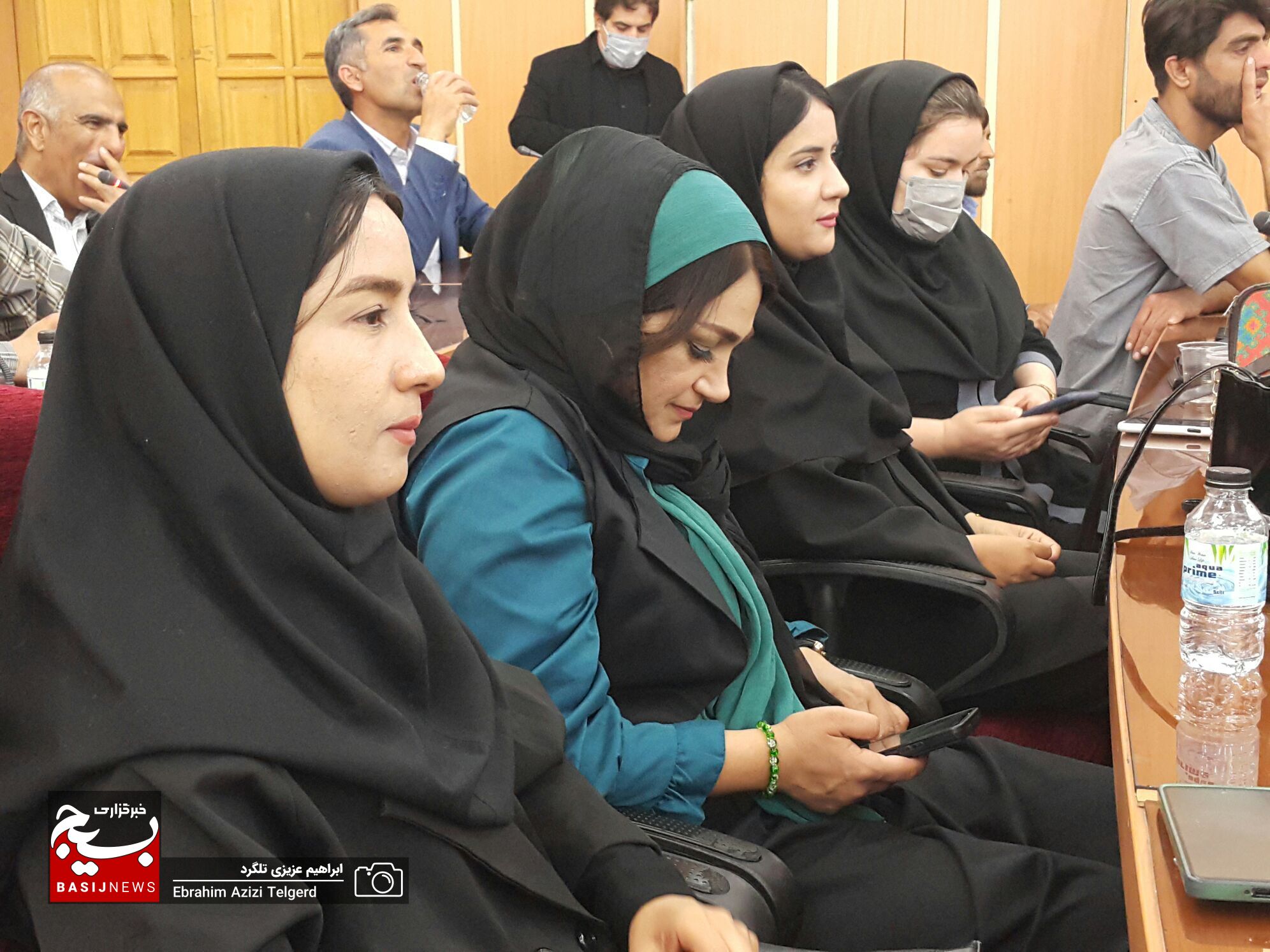 نشست صمیمی هنرمندان با استاندار کهگیلویه و بویراحمد