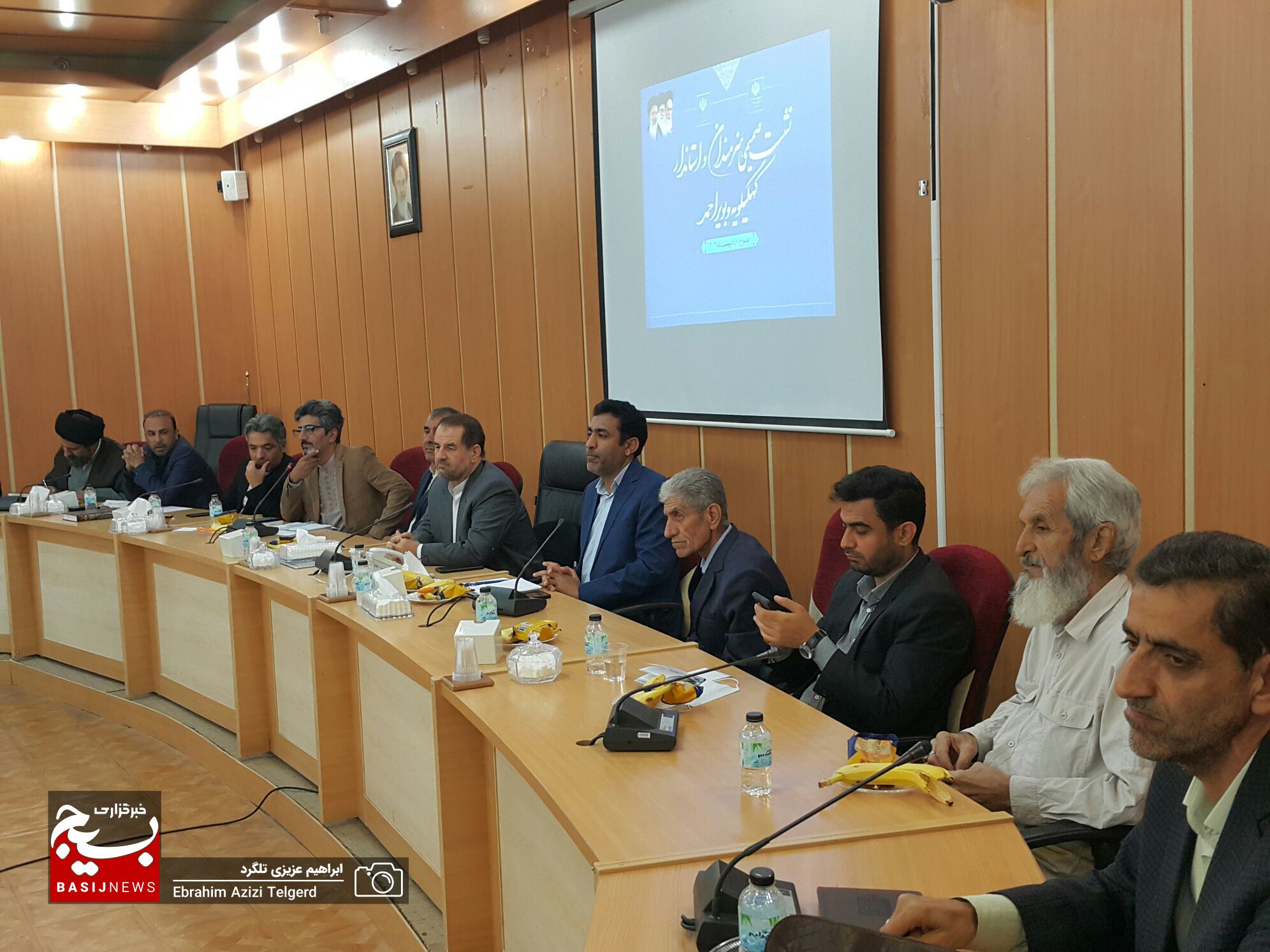 نشست صمیمی هنرمندان با استاندار کهگیلویه و بویراحمد