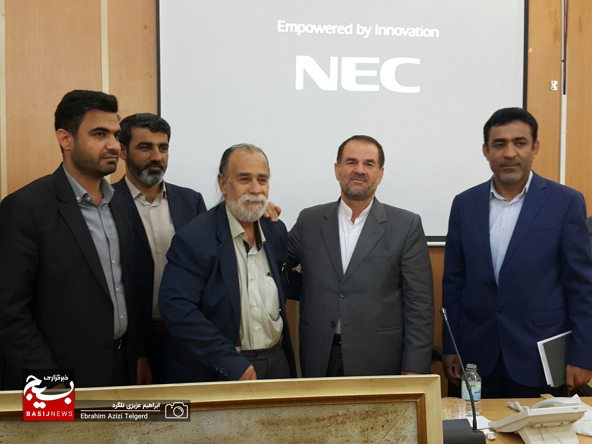نشست صمیمی هنرمندان با استاندار کهگیلویه و بویراحمد