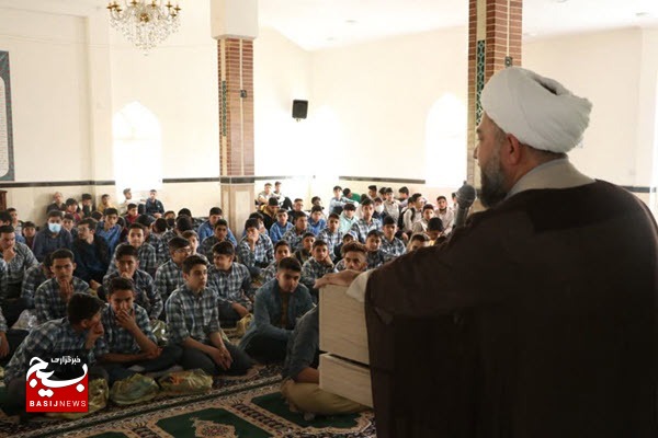 تجلیل از برگزیدگان مسابقات قرآن و عترت شهرستان بهار تجلیل از برگزیدگان مسابقات قرآن و عترت شهرستان بهار