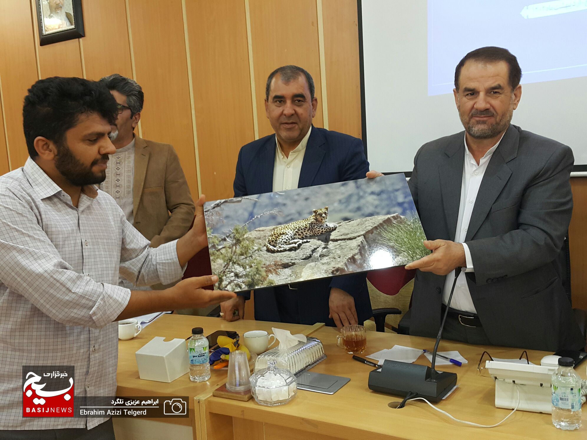 نشست صمیمی هنرمندان با استاندار کهگیلویه و بویراحمد