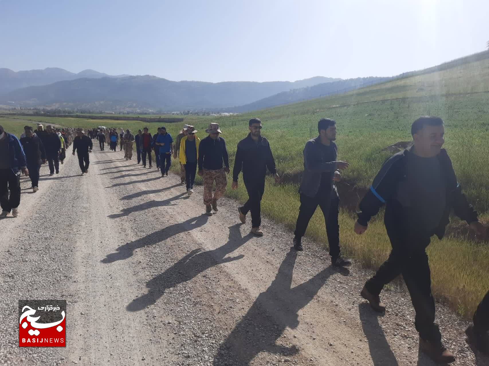 کوهپیمایی فرمانده و رزمندگان تیپ ۴۸ فتح در یاسوج کوهپیمایی فرمانده و رزمندگان تیپ ۴۸ فتح در یاسوج