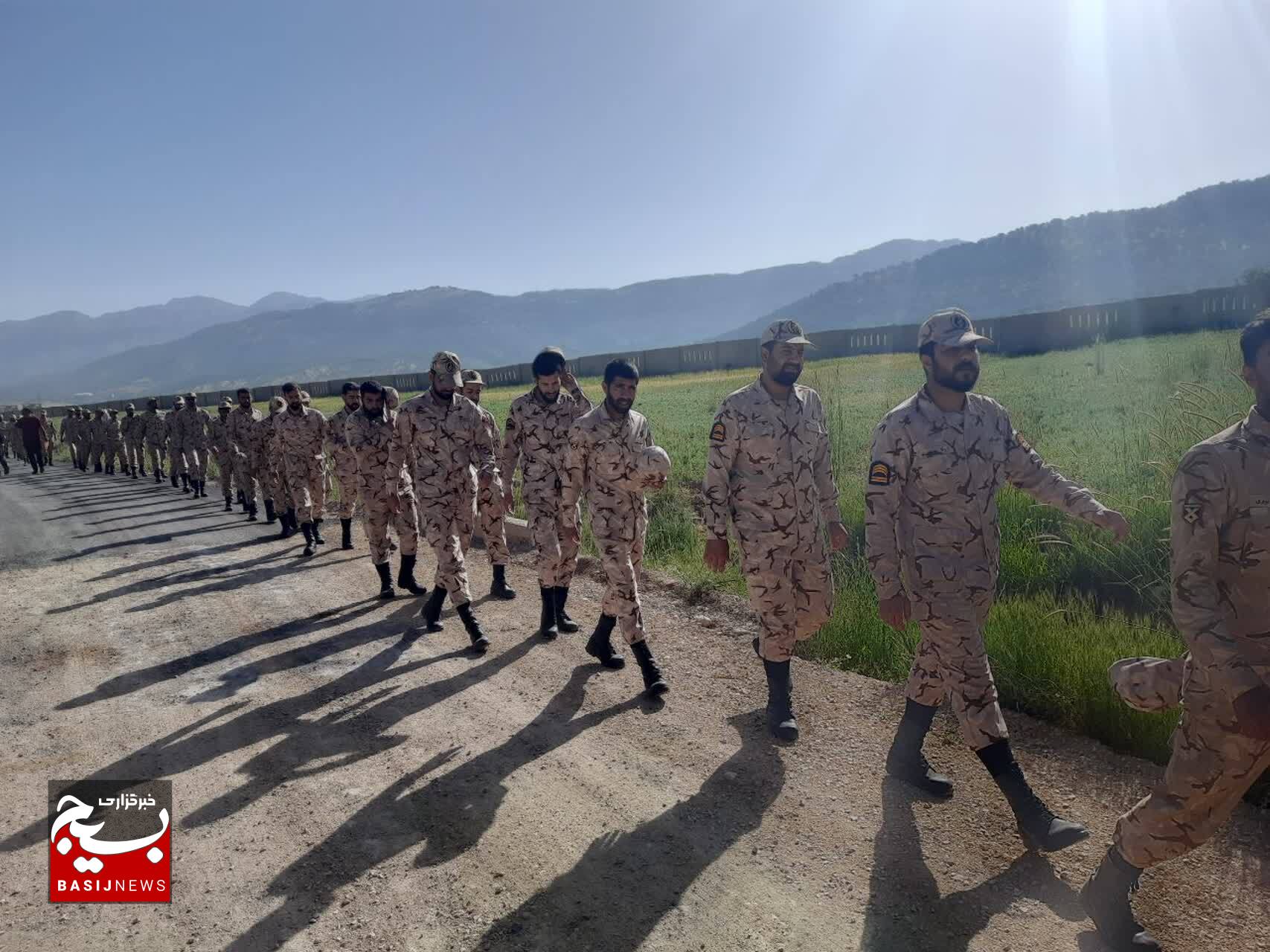 کوهپیمایی فرمانده و رزمندگان تیپ ۴۸ فتح در یاسوج کوهپیمایی فرمانده و رزمندگان تیپ ۴۸ فتح در یاسوج