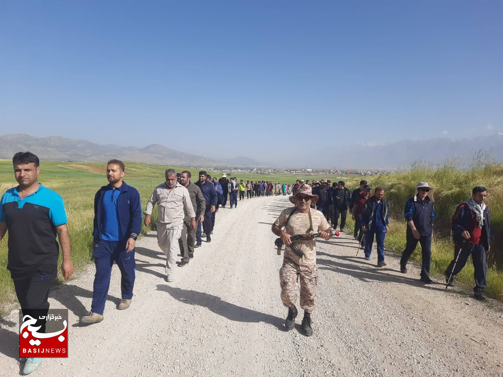 کوهپیمایی فرمانده و رزمندگان تیپ ۴۸ فتح در یاسوج کوهپیمایی فرمانده و رزمندگان تیپ ۴۸ فتح در یاسوج