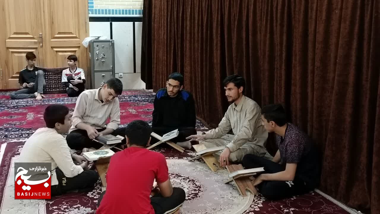 اجتماع حلقات صالحین در محله سجادیه پردیسان قم اجتماع حلقات صالحین در محله سجادیه پردیسان قم