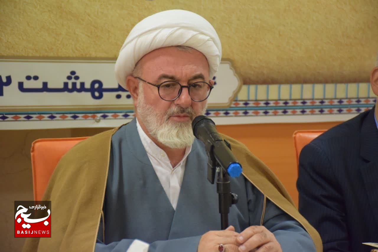 امام جمعه شاهرود: نباید با حیثیت شهرستان بازی کرد/تاکید بر مدیریت فضای مجازی