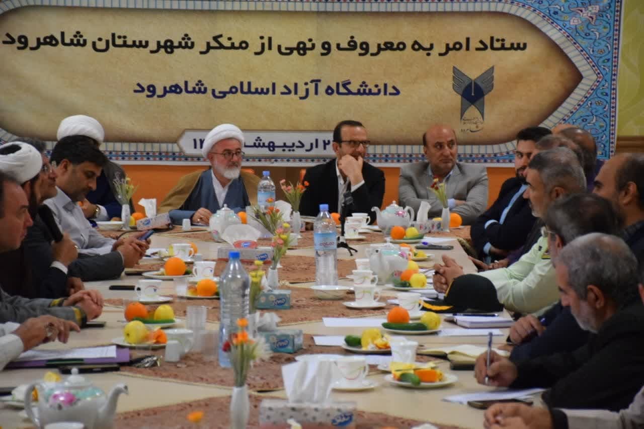 امام جمعه شاهرود: نباید با حیثیت شهرستان بازی کرد/تاکید بر مدیریت فضای مجازی