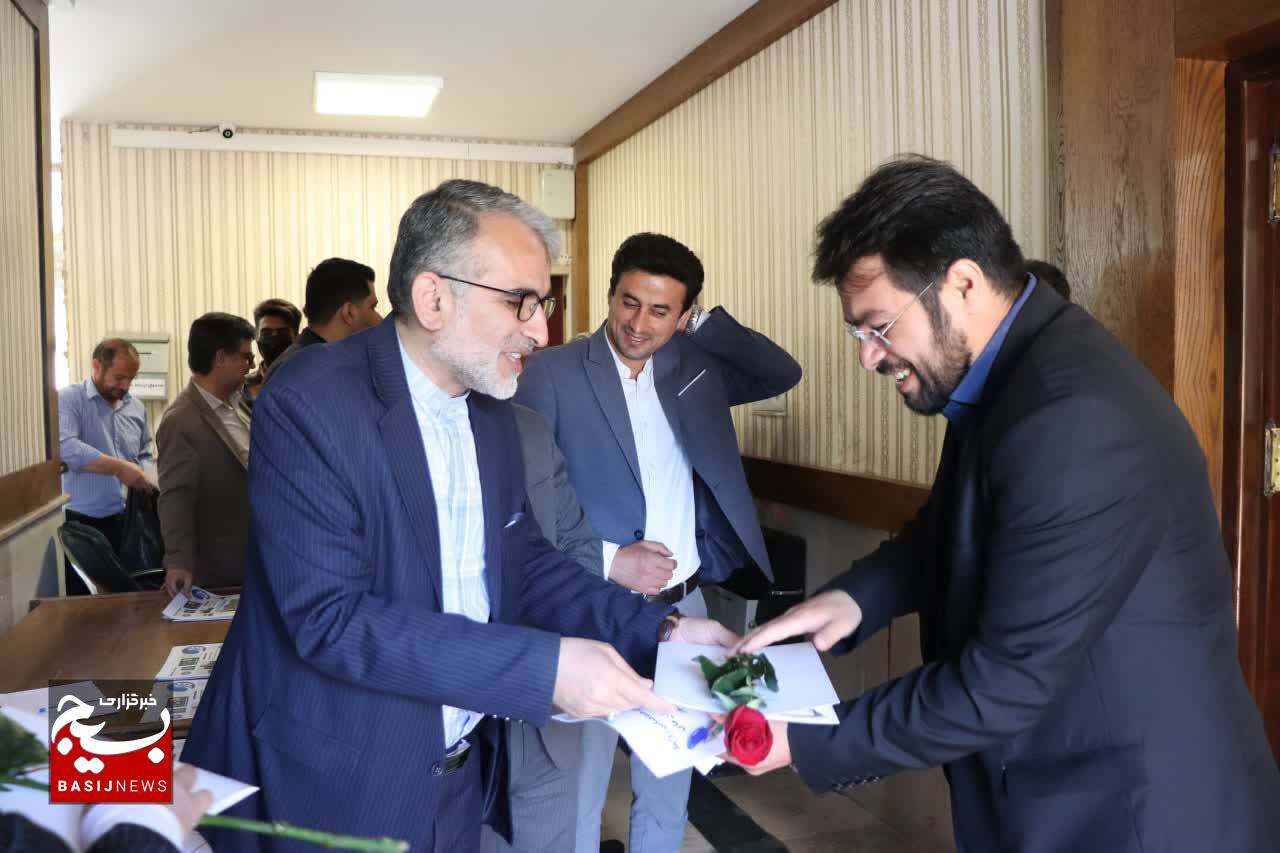 آئین تجلیل از روابط عمومی ادارات شهرستان قدس آئین تجلیل از روابط عمومی ادارات شهرستان قدس