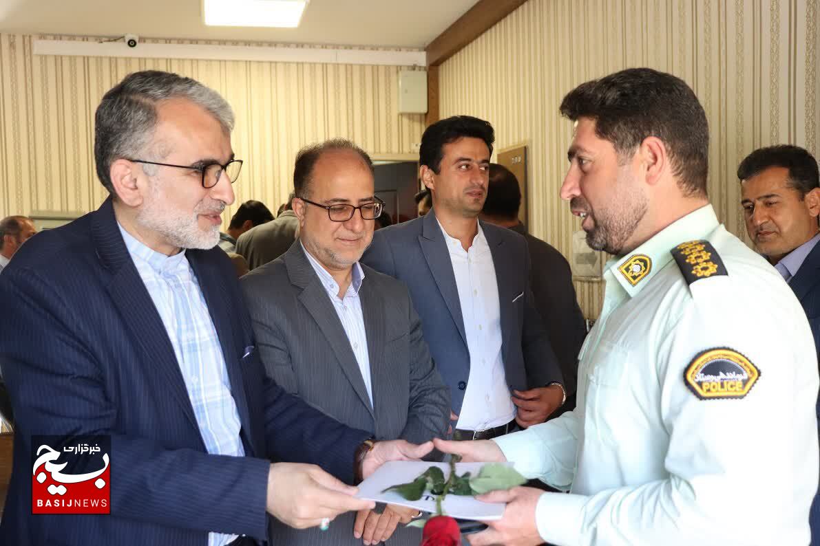 آئین تجلیل از روابط عمومی ادارات شهرستان قدس آئین تجلیل از روابط عمومی ادارات شهرستان قدس