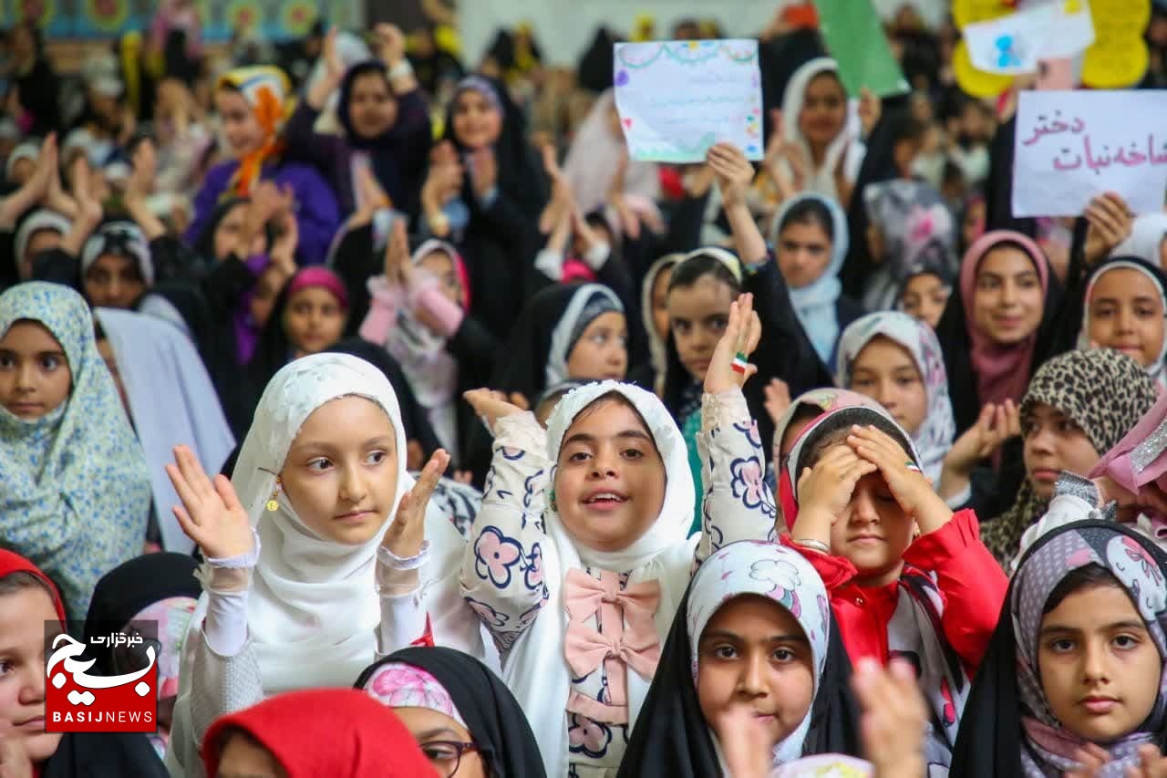 برگزاری جشن شاخه نبات با حضور ۴هزار دختر دهه نودی قم در مسجد مقدس جمکران برگزاری جشن شاخه نبات با حضور ۴هزار دختر دهه نودی قم در مسجد مقدس جمکران