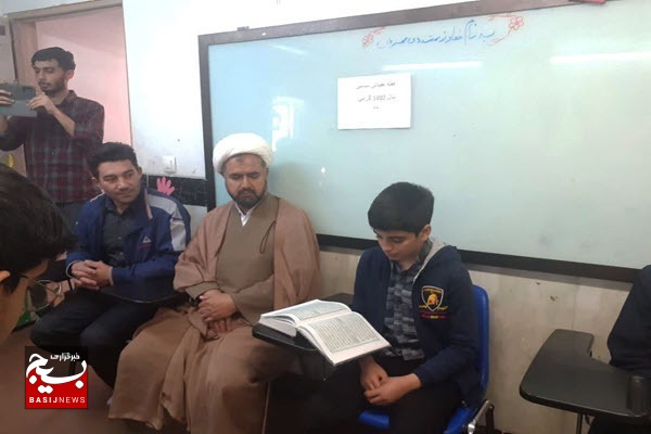 استاد مطهری جزو اولین جهادگران تبیین انقلاب و آرمانهای نظام اسلامی بود استاد مطهری جزو اولین جهادگران تبیین انقلاب و آرمانهای نظام اسلامی بود