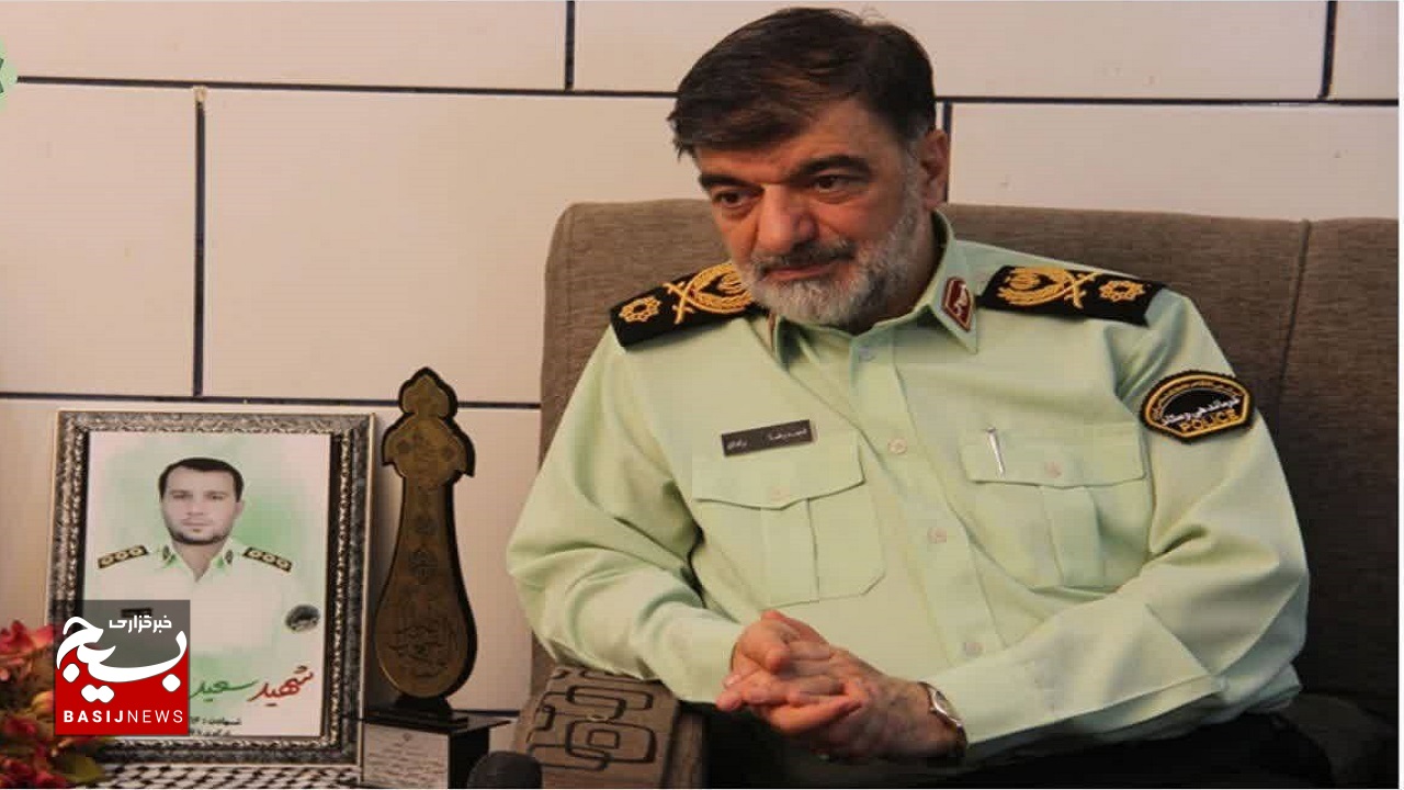 دیدار فرمانده کل انتظامی کشور با خانواده شهید ربیعی دیدار فرمانده کل انتظامی کشور با خانواده شهید ربیعی