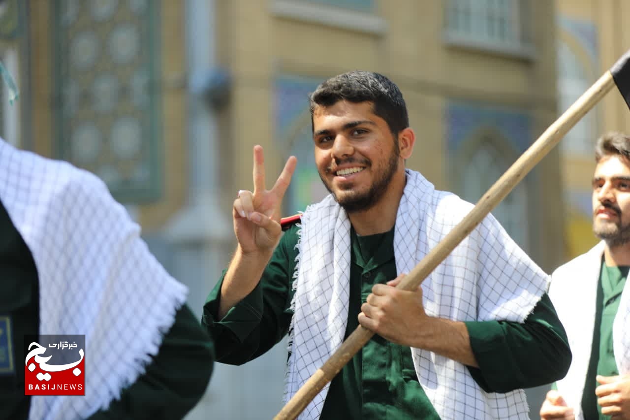 کاروان عاشقان حسینی زائران خمینی(ره) به قم رسید