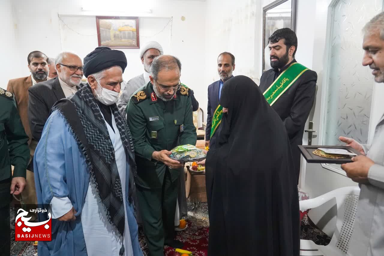 سردار موحد:«حسین مالکینژاد» شهید شاخص سال ۱۴۰۲ بسیج مداحان کشور شد سردار موحد:«حسین مالکینژاد» شهید شاخص سال ۱۴۰۲ بسیج مداحان کشور شد