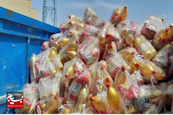 اهدای ۲۵۰ بسته معیشتی در مراغه به مناسبت سالگرد ارتحال امام