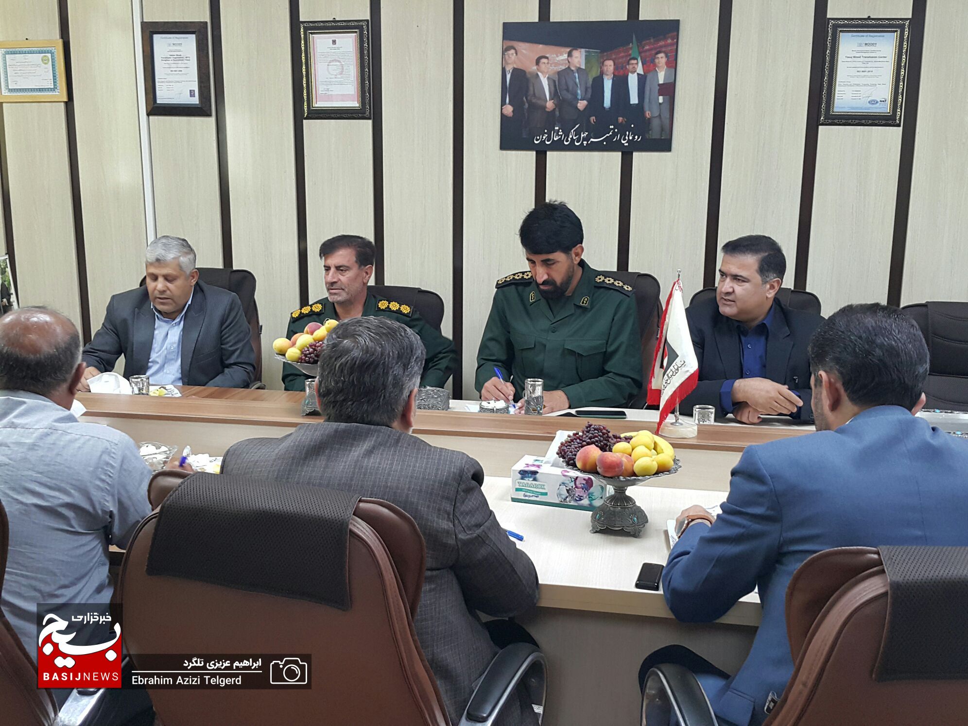 بررسی رفع مشکلات و هماهنگی جهت تجلیل از اهداکنندگان حوزه انتقال خون کهگیلویه و بویراحمد