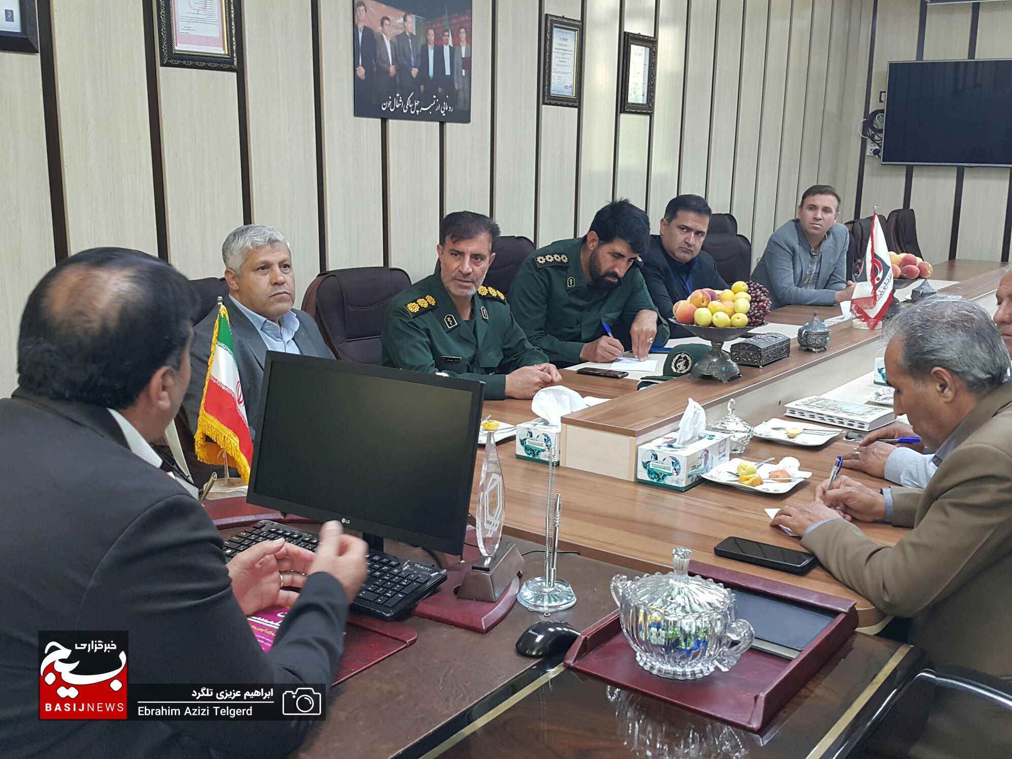 بررسی رفع مشکلات و هماهنگی جهت تجلیل از اهداکنندگان حوزه انتقال خون کهگیلویه و بویراحمد