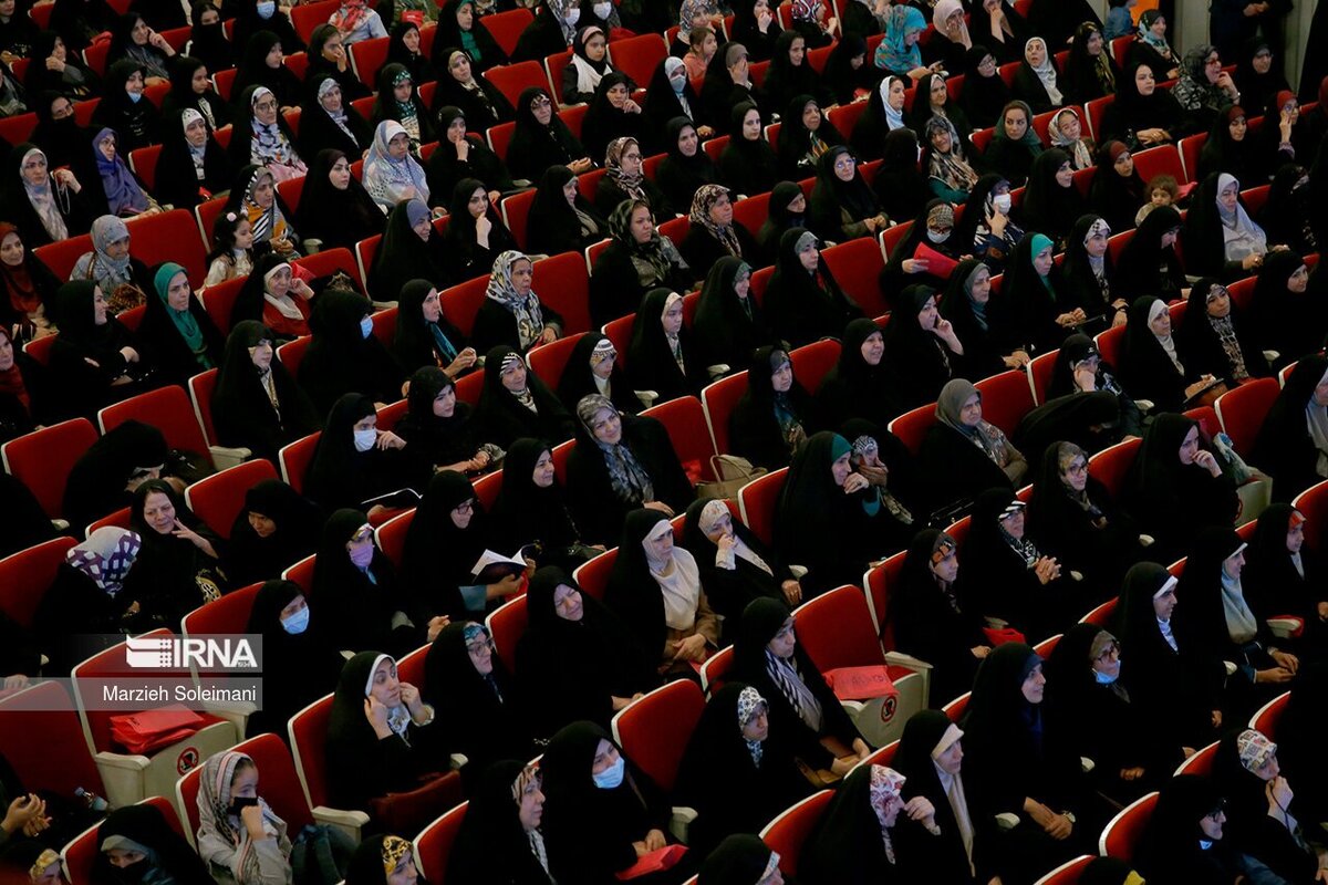 مشاور دستیار رئیس جمهور در حقوق و آزادی‌های اجتماعی:
گفتمان متعالی امام راحل درباره جایگاه زن به نقطه اوج نرسیده است