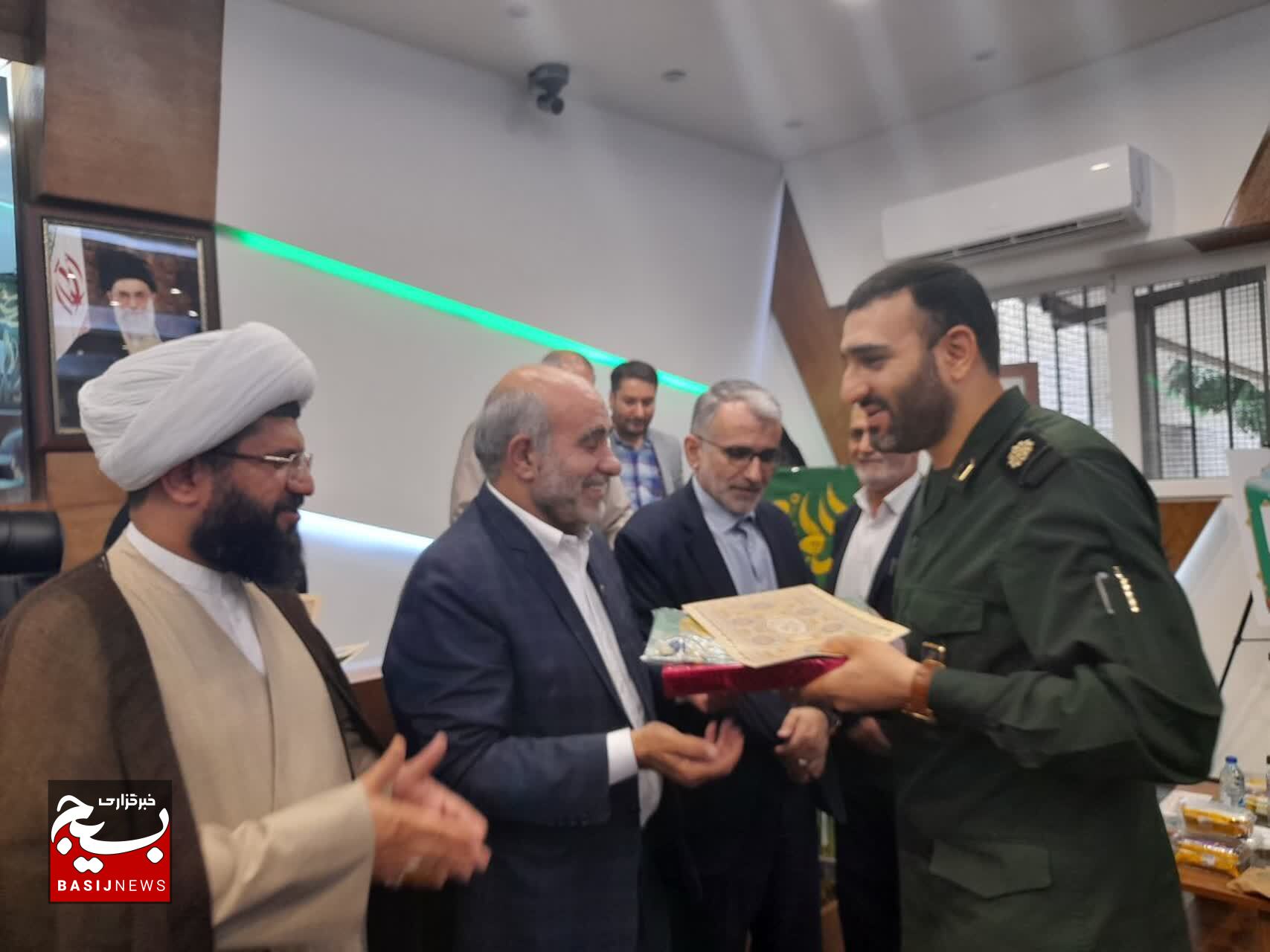 برگزاری آئین اختتامیه سلسله برنامههای گرامیداشت دهه کرامت رضوی در شهرستان قدس برگزاری آئین اختتامیه سلسله برنامههای گرامیداشت دهه کرامت رضوی در شهرستان قدس