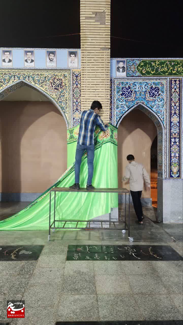 غبار روبی و شستشوی گلزار شهدا توسط گروه های جهادی درشوشتر غبار روبی و شستشوی گلزار شهدا توسط گروه های جهادی درشوشتر