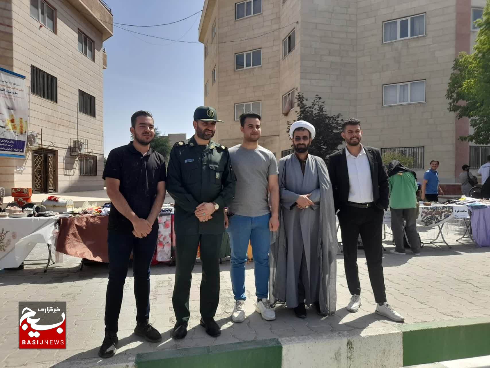 برپایی نمایشگاه عرضه محصولات اقتصاد مقاومتی گامی مؤثر در راستای رفع مشکلات اقتصادی و معیشتی برپایی نمایشگاه عرضه محصولات اقتصاد مقاومتی گامی مؤثر در راستای رفع مشکلات اقتصادی و معیشتی