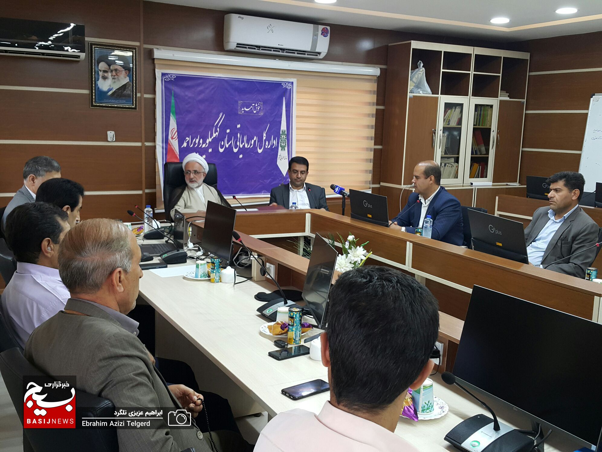 تجلیل از کارکنان ایثارگر و فرزندان شاهد امور مالیاتی کهگیلویه و بویراحمد