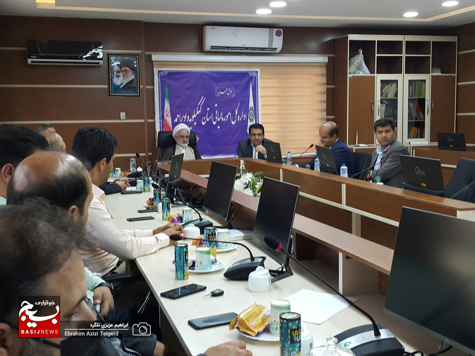 تجلیل از کارکنان ایثارگر و فرزندان شاهد امور مالیاتی کهگیلویه و بویراحمد