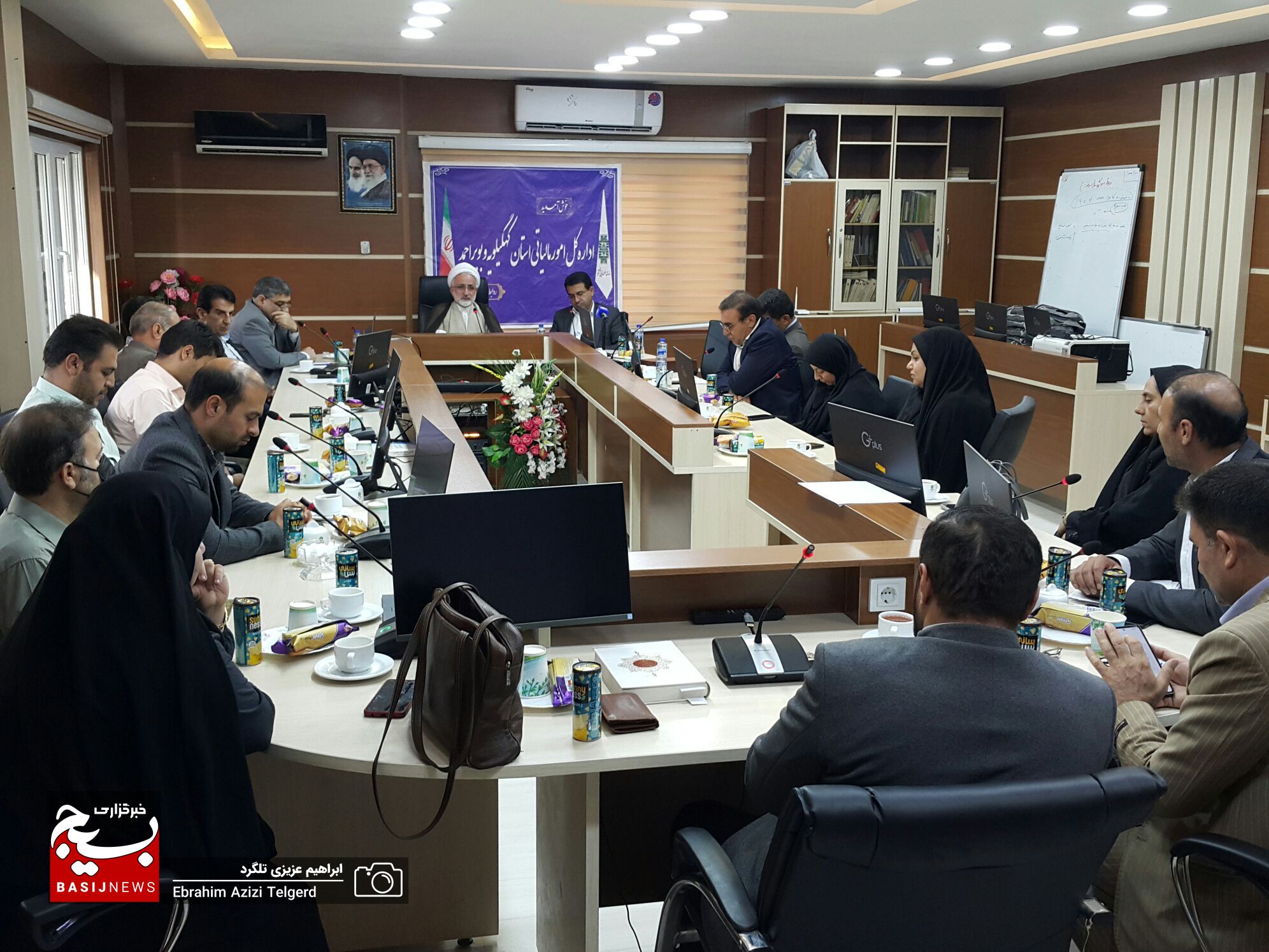 تجلیل از کارکنان ایثارگر و فرزندان شاهد امور مالیاتی کهگیلویه و بویراحمد