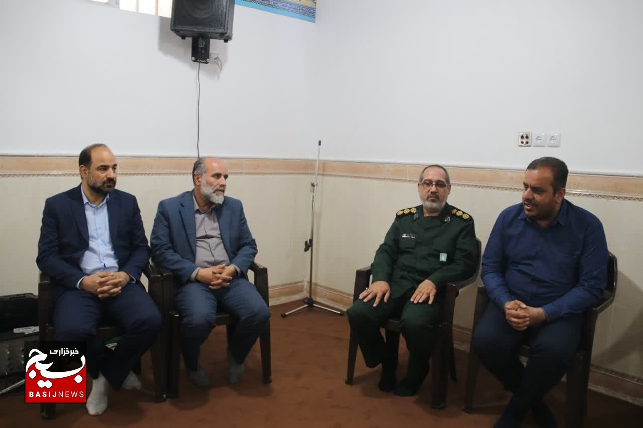 اجرای طرح بوستان «تراز شهر اسلامی» با تعامل و همدلی بسیج و شهرداری قم اجرای طرح بوستان «تراز شهر اسلامی» با تعامل و همدلی بسیج و شهرداری قم