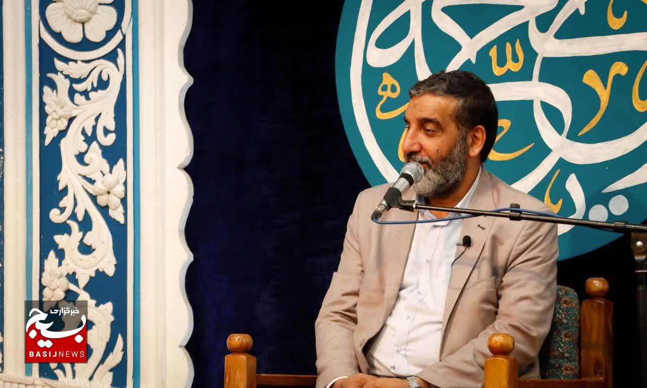 دشمن در جنگ هیبریدی امروز می‌خواهد کار را تمام کند/ولایت مداری رمز پیروزی است