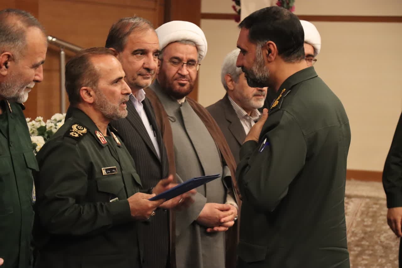 توسعه بر اساس ظرفیت مردمی، از ویژگی گروههای جهادی این است/ طحان، سکان دار سازمان بسیج سازندگی فارس شد توسعه بر اساس ظرفیت مردمی، از ویژگی گروههای جهادی این است/ طحان، سکان دار سازمان بسیج سازندگی فارس شد