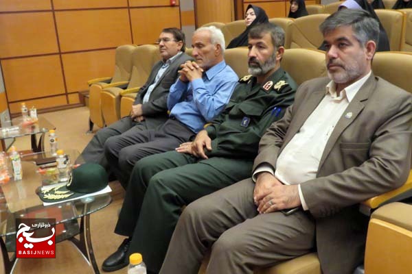 کشور در حال عبور از موانع دشمنان است کشور در حال عبور از موانع دشمنان است