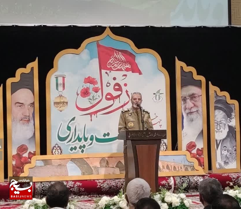 امیر سرلشکر موسوی: کجا هستند آنهایی که از رادیو با صدای منحوس خود هشدار الف دزفول میدادند؟/ تا به امروز دزفول همچنان میعادگاه عاشقان شهادت و دوستداران ولایت است امیر سرلشکر موسوی: کجا هستند آنهایی که از رادیو با صدای منحوس خود هشدار الف دزفول میدادند؟/ تا به امروز دزفول همچنان میعادگاه عاشقان شهادت و دوستداران ولایت است
