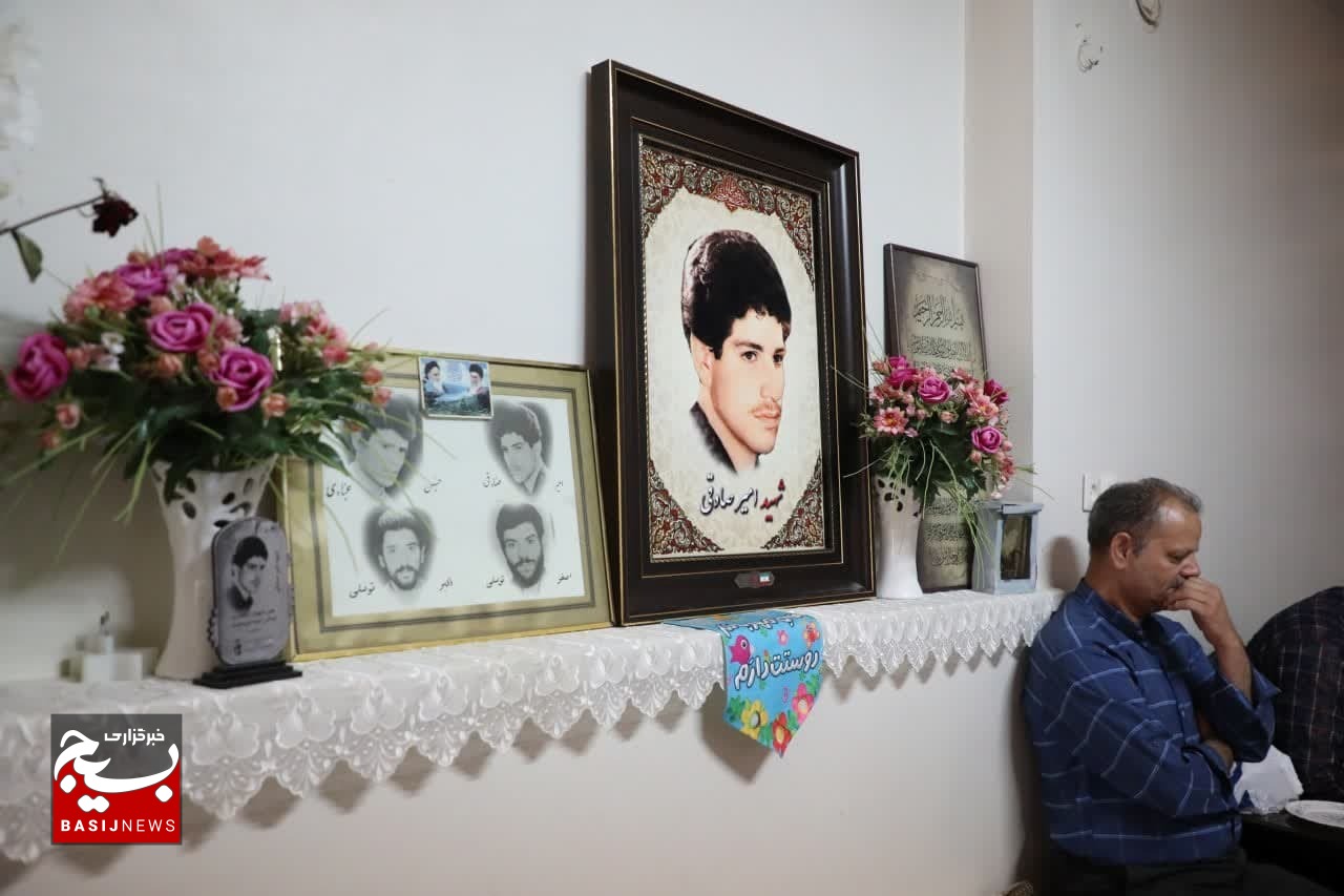 سرکشی و تجلیل از خانوادههای قمی شهدای آزادسازی خرمشهر سرکشی و تجلیل از خانوادههای قمی شهدای آزادسازی خرمشهر