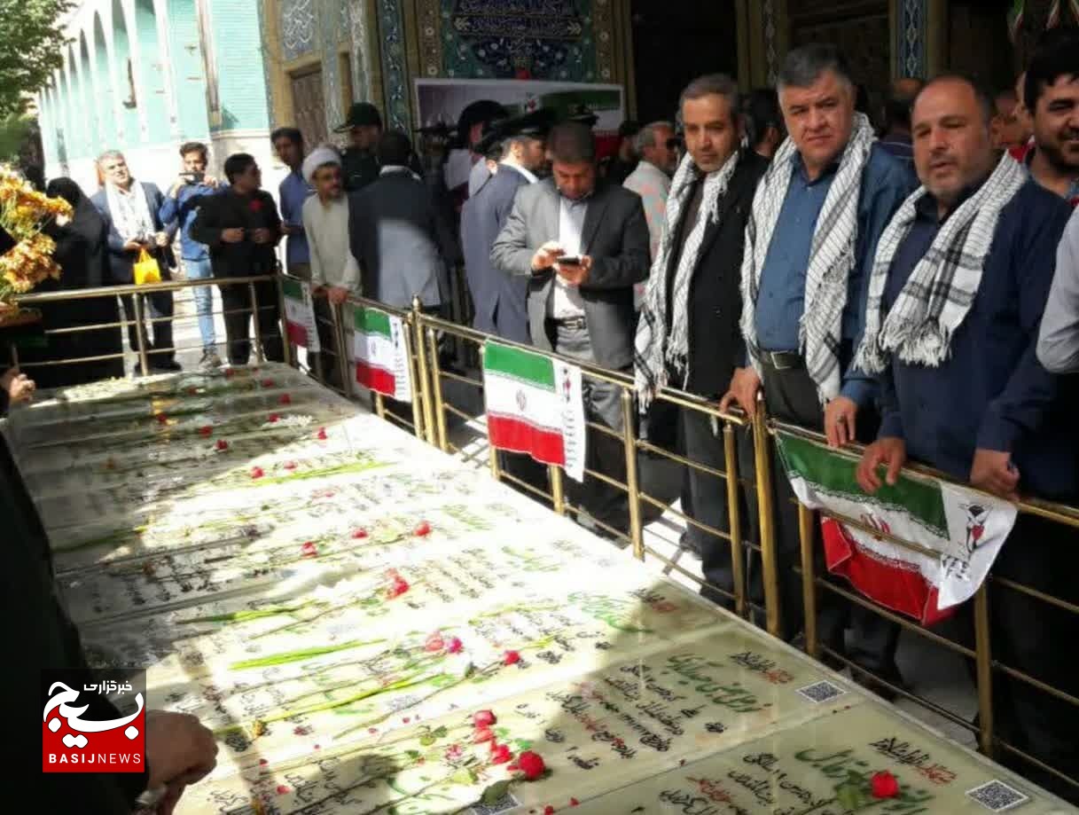 مزار شهدای سوم خرداد در قم غبارروبی شد