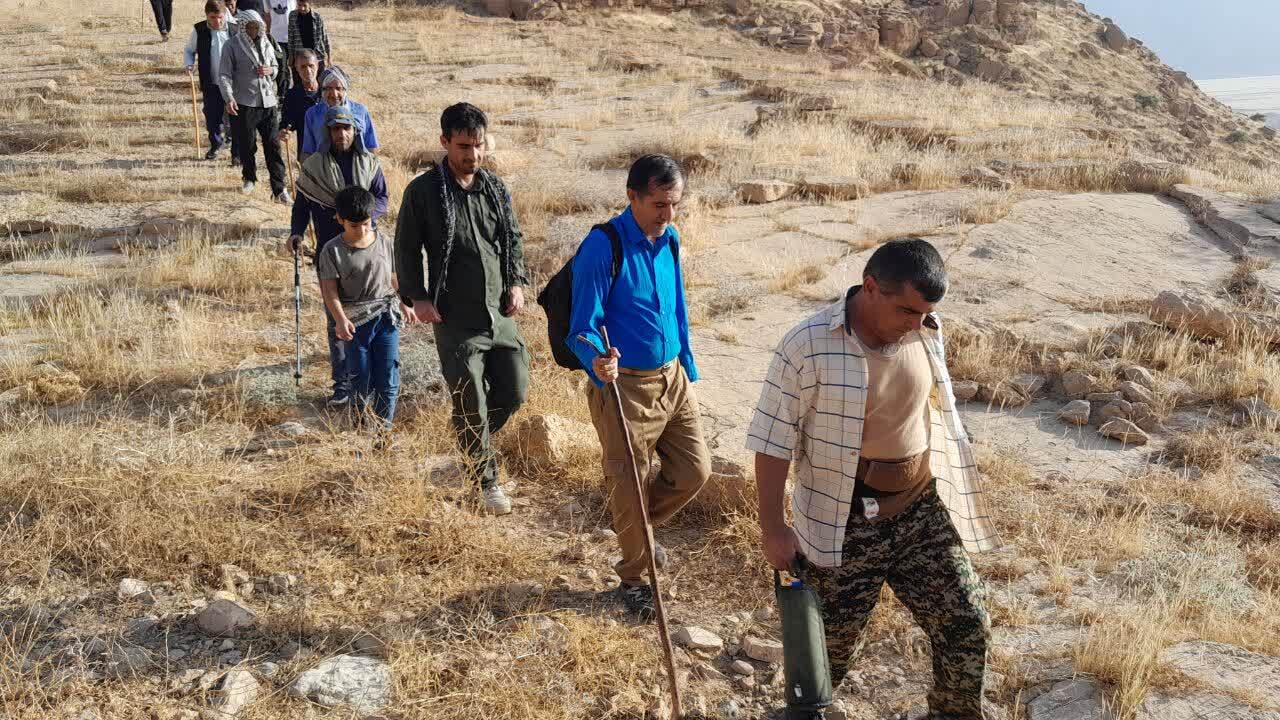 همایش کوه پیمایی وصعود به قله نادر شهرستان بهمئی به مناسبت سوم خرداد همایش کوه پیمایی وصعود به قله نادر شهرستان بهمئی به مناسبت سوم خرداد