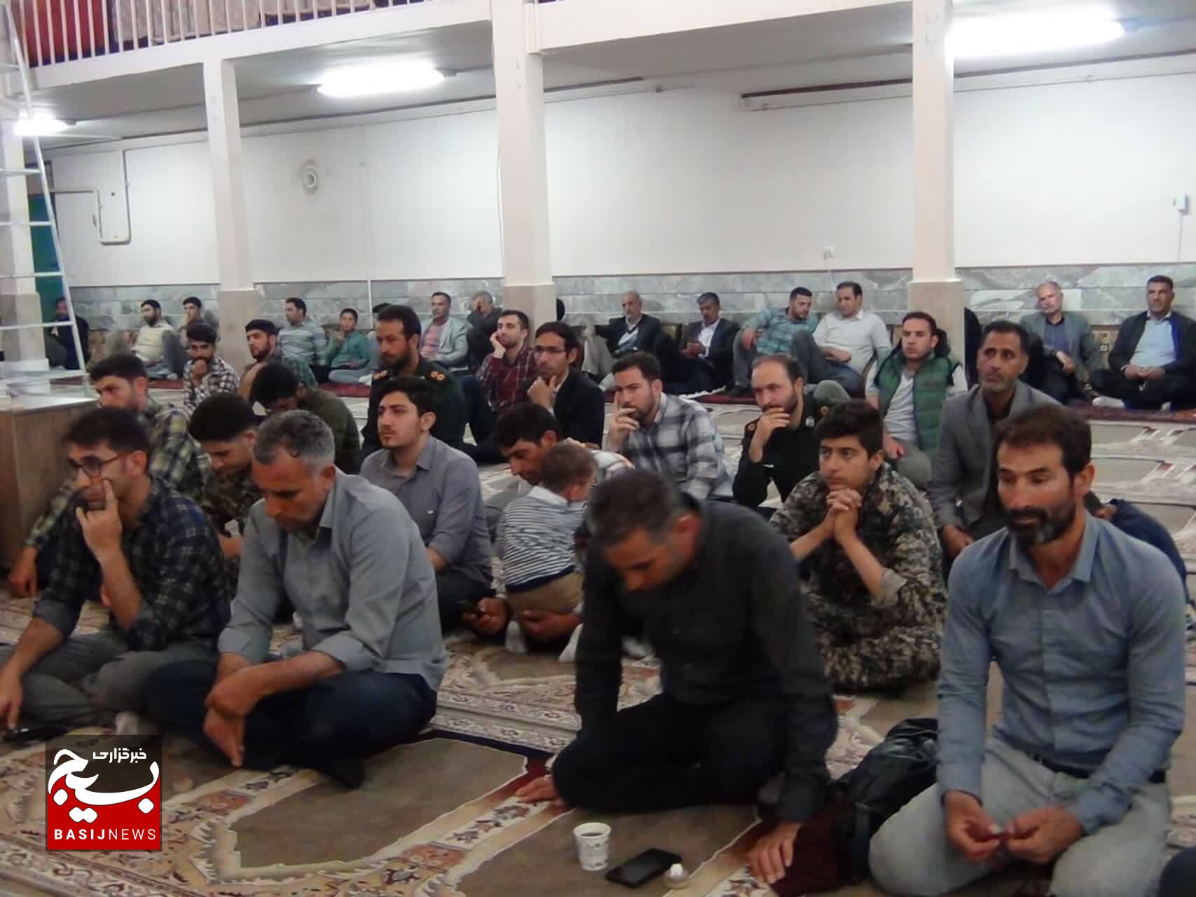 هدف دشمن القای ناامیدی در جامعه است هدف دشمن القای ناامیدی در جامعه است