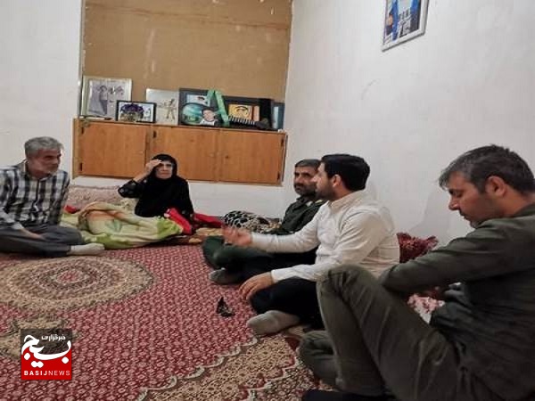 دیدار و عیادت از مادر شهید جاویدالاثر شهید محمد عامرنژاد دیدار و عیادت از مادر شهید جاویدالاثر شهید محمد عامرنژاد