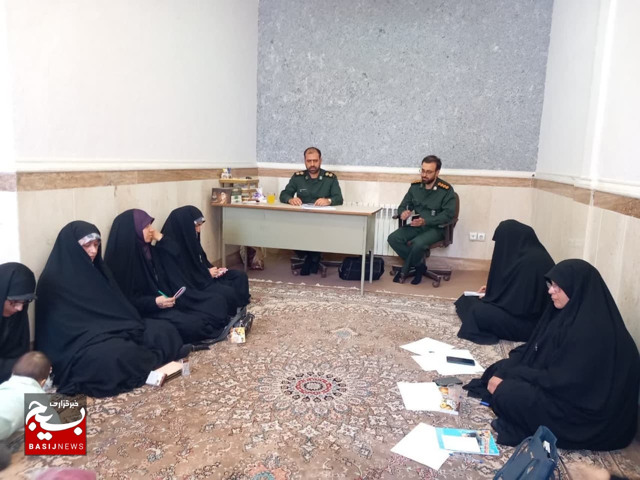 دومین نشست قرارگاه اجتماعی حوزه حضرت نرجس(س) با محوریت مبحث ازدواج و خانواده دومین نشست قرارگاه اجتماعی حوزه حضرت نرجس(س) با محوریت مبحث ازدواج و خانواده
